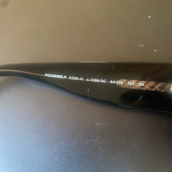 CHANEL SUNGLASSES - Picture 4 of 4